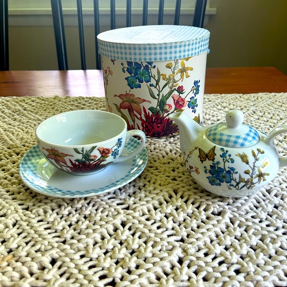 Fringe Studio Floral Fine Porcelain Tea For One new in original box - Picture 1 of 12